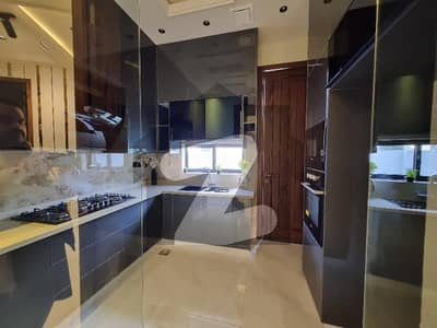 Luxury 10 Marla House for Sale Overseas A Block