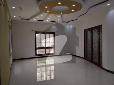 666 Sq Yd | Corner | House Prime location, in front of Clock Tower| Double Unit House 3 Bed DD each floor | Main Ittehad Road, Street 42