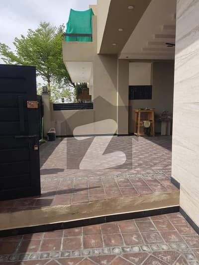 ڈی ۔ 12 اسلام آباد میں 6 کمروں کا 10 مرلہ مکان 12.75 کروڑ میں برائے فروخت۔