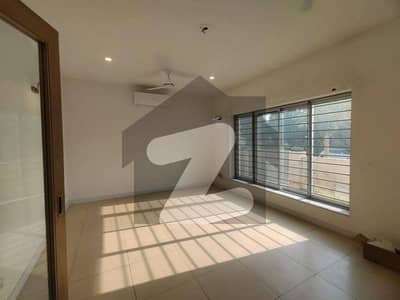 آئی ۔ 8 اسلام آباد میں 3 کمروں کا 14 مرلہ بالائی پورشن 1.5 لاکھ میں کرایہ پر دستیاب ہے۔