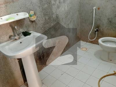 جی ۔ 11/4 جی ۔ 11,اسلام آباد میں 2 کمروں کا 5 مرلہ فلیٹ 77.0 ہزار میں کرایہ پر دستیاب ہے۔