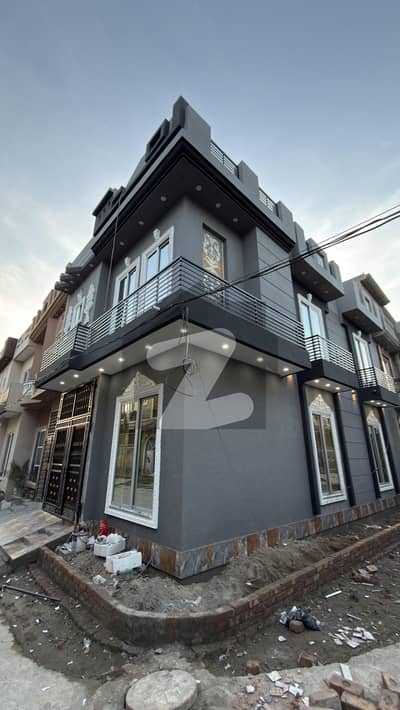 شاداب گارڈن لاہور میں 3 کمروں کا 3 مرلہ مکان 1.3 کروڑ میں برائے فروخت۔