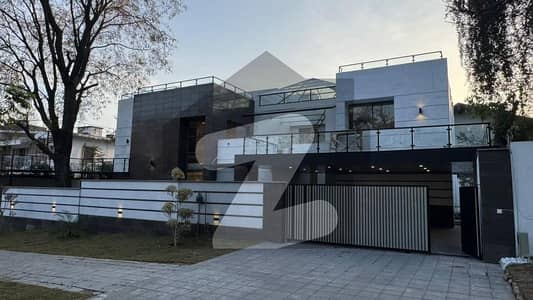 Brand New House Available For Rent in F-7   Size 622 Sqyds