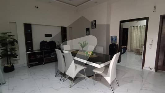 لیک سٹی رائیونڈ روڈ,لاہور میں 4 کمروں کا 5 مرلہ مکان 2.35 کروڑ میں برائے فروخت۔