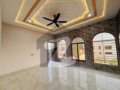 Get An Attractive Corner House In Multan Under Rs. 50000000