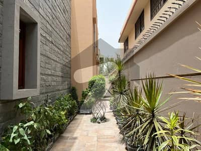 SPACIOUS 500 YARDS OUTSTANDING BUNGALOW FOR SALE IN PHASE 6 DHA KARACHI