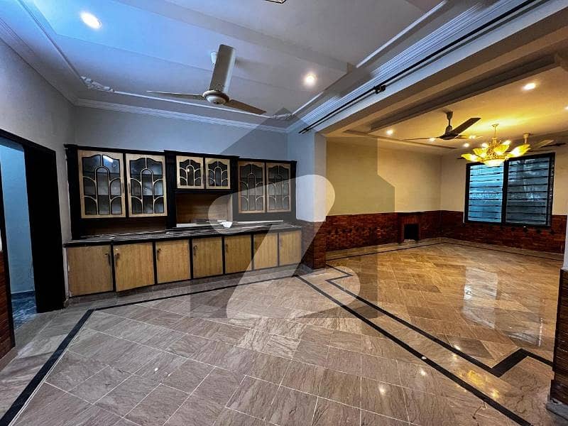 10 Marla House For rent In G-13/1 10 Marla House For rent In G-13/1