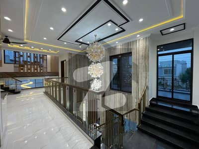 بش ایگزیکٹو ولاز ملتان میں 5 کمروں کا 5 مرلہ مکان 67.0 ہزار میں کرایہ پر دستیاب ہے۔