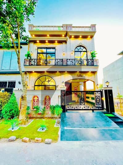 5 MARLA MODERN HOUSE FOR SALE IN DHA 9 TOWN. 5 MARLA MODERN HOUSE FOR SALE IN DHA 9 TOWN.