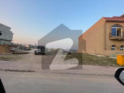 بحریہ ٹاؤن فیز 8 ۔ بلاک آئی بحریہ ٹاؤن فیز 8,بحریہ ٹاؤن راولپنڈی,راولپنڈی میں 12 مرلہ رہائشی پلاٹ 1.15 کروڑ میں برائے فروخت۔