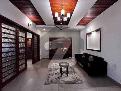 جی ۔ 13/1 جی ۔ 13,اسلام آباد میں 6 کمروں کا 14 مرلہ مکان 5.5 لاکھ میں کرایہ پر دستیاب ہے۔