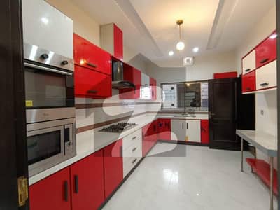 لیک سٹی رائیونڈ روڈ,لاہور میں 6 کمروں کا 1 کنال مکان 7.5 کروڑ میں برائے فروخت۔