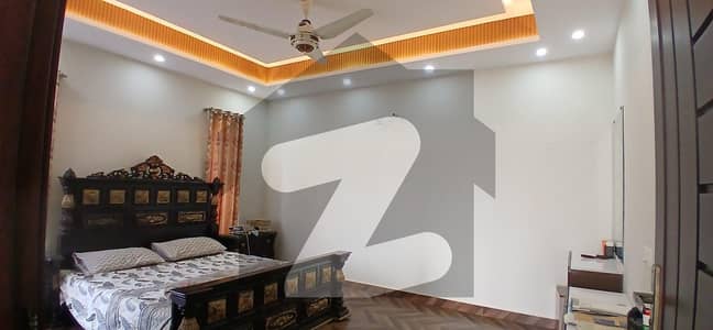 ڈی ایچ اے فیز 8 ڈیفنس (ڈی ایچ اے),لاہور میں 2 کمروں کا 10 مرلہ بالائی پورشن 67.0 ہزار میں کرایہ پر دستیاب ہے۔