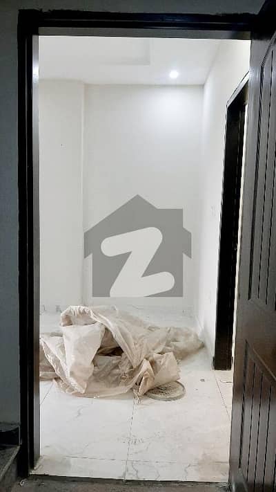 فارمینیٹی ہاؤسنگ سکیم - بلاک ڈی ڈی فارمانئیٹس ہاؤسنگ سکیم,لاہور میں 2 کمروں کا 3 مرلہ کمرہ 30.0 ہزار میں کرایہ پر دستیاب ہے۔