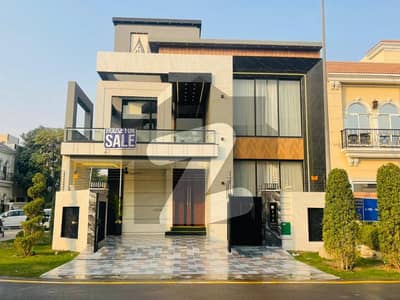 9.33 Modern House For Sale In Umar Block Bahria Town Lahore