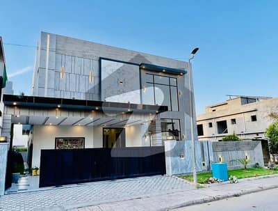 ڈی ایچ اے ڈیفینس فیز 2 ڈی ایچ اے ڈیفینس,اسلام آباد میں 6 کمروں کا 1 کنال مکان 3.25 لاکھ میں کرایہ پر دستیاب ہے۔