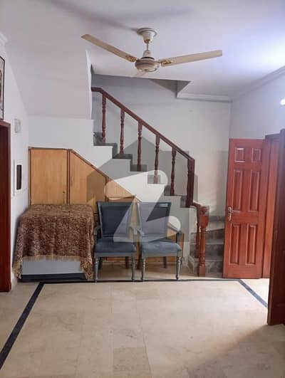 واپڈا ٹاؤن فیز 1 واپڈا ٹاؤن,لاہور میں 5 کمروں کا 5 مرلہ مکان 1.2 لاکھ میں کرایہ پر دستیاب ہے۔