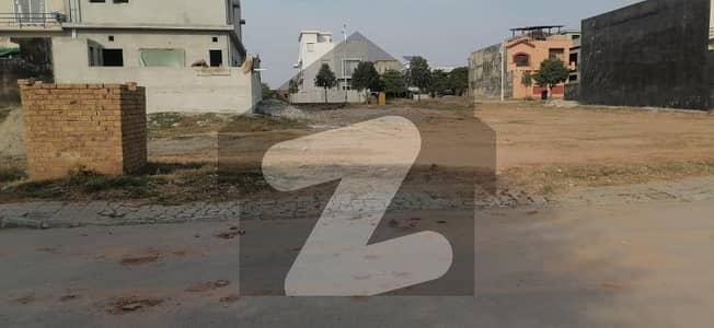 بحریہ ٹاؤن فیز 8 ۔ بلاک ایچ بحریہ ٹاؤن فیز 8,بحریہ ٹاؤن راولپنڈی,راولپنڈی میں 10 مرلہ رہائشی پلاٹ 1.25 کروڑ میں برائے فروخت۔