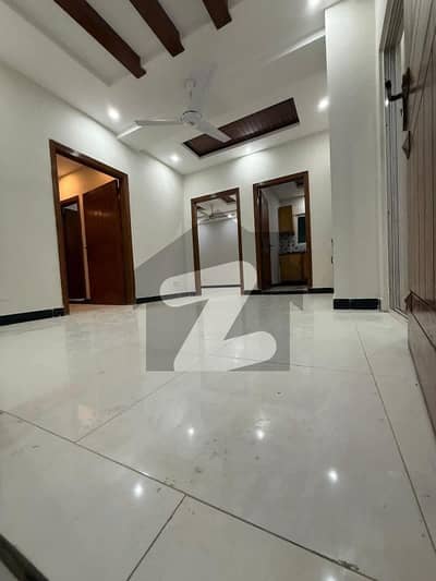 ای ۔ 11/4 ای ۔ 11,اسلام آباد میں 3 کمروں کا 6 مرلہ فلیٹ 75.0 ہزار میں کرایہ پر دستیاب ہے۔