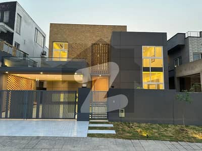 ڈی ایچ اے ڈیفینس فیز 2 ڈی ایچ اے ڈیفینس,اسلام آباد میں 5 کمروں کا 1 کنال مکان 3.65 لاکھ میں کرایہ پر دستیاب ہے۔