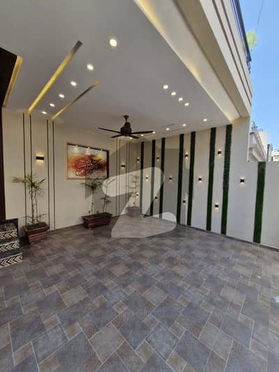 1 kanal Lower portion available for rent in Johertown phase ii Lahore by Fast property services