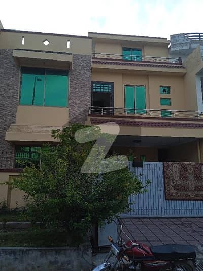 سی بی آر ٹاؤن فیز 1 سی بی آر ٹاؤن,اسلام آباد میں 4 کمروں کا 7 مرلہ مکان 1.2 لاکھ میں کرایہ پر دستیاب ہے۔