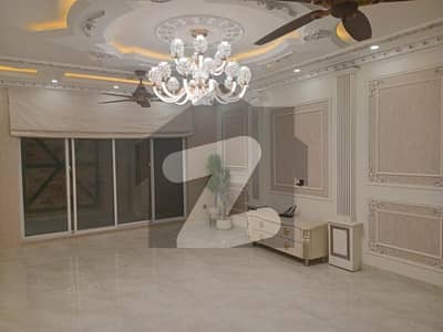 ڈی ایچ اے فیز 8 - بلاک وی فیز 8,ڈیفنس (ڈی ایچ اے),لاہور میں 5 کمروں کا 1 کنال مکان 24.75 کروڑ میں برائے فروخت۔ ڈی ایچ اے فیز 8 - بلاک وی فیز 8,ڈیفنس (ڈی ایچ اے),لاہور میں 5 کمروں کا 1 کنال مکان 24.75 کروڑ میں برائے فروخت۔