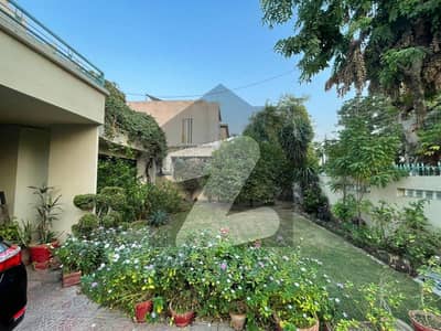 لیک سٹی میڈوز فیز 1 لیک سٹی میڈوز,لاہور میں 5 کمروں کا 1 کنال مکان 5.25 کروڑ میں برائے فروخت۔ لیک سٹی میڈوز فیز 1 لیک سٹی میڈوز,لاہور میں 5 کمروں کا 1 کنال مکان 5.25 کروڑ میں برائے فروخت۔