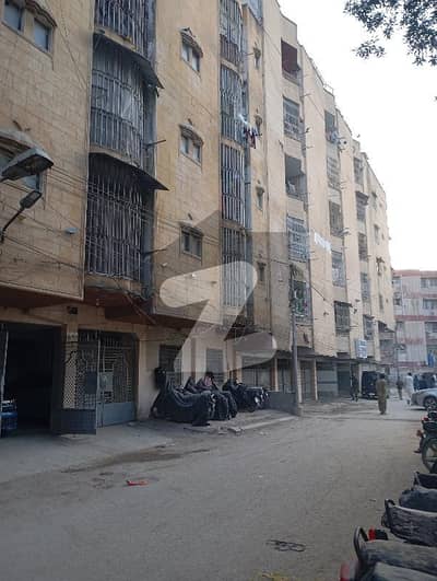 گلشن اقبال - بلاک 13-ڈی2 گلشنِ اقبال,گلشنِ اقبال ٹاؤن,کراچی میں 3 کمروں کا 6 مرلہ فلیٹ 1.3 کروڑ میں برائے فروخت۔ گلشن اقبال - بلاک 13-ڈی2 گلشنِ اقبال,گلشنِ اقبال ٹاؤن,کراچی میں 3 کمروں کا 6 مرلہ فلیٹ 1.3 کروڑ میں برائے فروخت۔