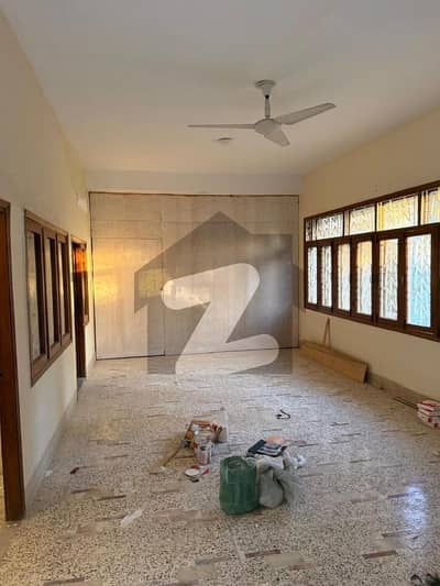 دارالامان سوسائٹی کراچی میں 2 کمروں کا 4 مرلہ بالائی پورشن 1.25 لاکھ میں کرایہ پر دستیاب ہے۔