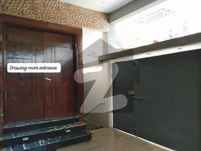 گلستان سوسائٹی فیز 1 سکیم 33 - سیکٹر 19-اے,سکیم 33,کراچی میں 6 کمروں کا 9 مرلہ مکان 4.7 کروڑ میں برائے فروخت۔