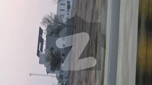 ڈی ایچ اے فیز 8 - بلاک ٹی فیز 8,ڈیفنس (ڈی ایچ اے),لاہور میں 2 کنال رہائشی پلاٹ 10.5 کروڑ میں برائے فروخت۔