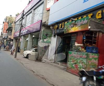 ایم ایم عالم روڈ گلبرگ,لاہور میں 1 کنال کمرشل پلاٹ 60.0 کروڑ میں برائے فروخت۔