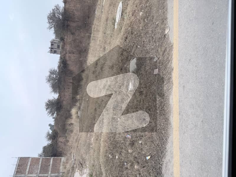 Boulevard Corner 6.5 Marla Boulevard Corner 6.5 Marla