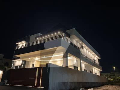 ڈی ایچ اے فیز 5 - سیکٹر ایف ڈی ایچ اے ڈیفینس فیز 5,ڈی ایچ اے ڈیفینس,اسلام آباد میں 5 کمروں کا 1 کنال مکان 8.8 کروڑ میں برائے فروخت۔