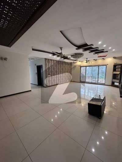 ویلینشیاء ہاؤسنگ سوسائٹی لاہور میں 3 کمروں کا 2 کنال بالائی پورشن 1.75 لاکھ میں کرایہ پر دستیاب ہے۔