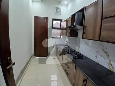 ڈی ایچ اے فیز 6 - بلاک ایف فیز 6,ڈیفنس (ڈی ایچ اے),لاہور میں 5 کمروں کا 1 کنال مکان 5.75 لاکھ میں کرایہ پر دستیاب ہے۔