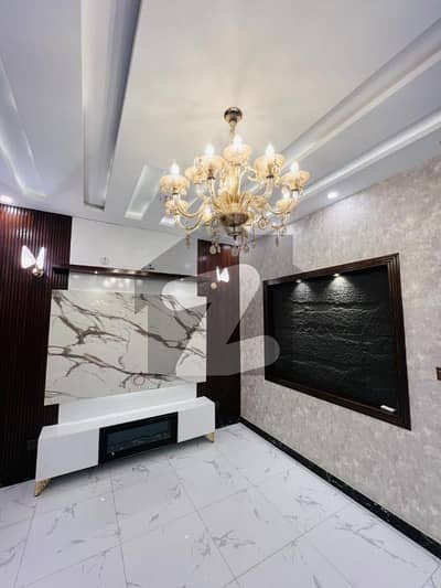 بحریہ ٹاؤن سیکٹرڈی بحریہ ٹاؤن,لاہور میں 3 کمروں کا 5 مرلہ مکان 80.0 ہزار میں کرایہ پر دستیاب ہے۔