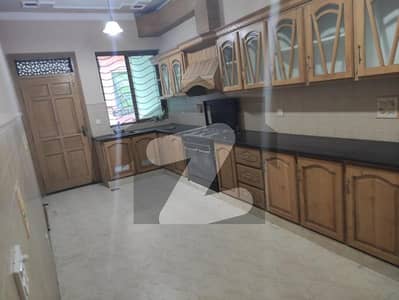 آئی ۔ 8 اسلام آباد میں 3 کمروں کا 14 مرلہ بالائی پورشن 1.4 لاکھ میں کرایہ پر دستیاب ہے۔