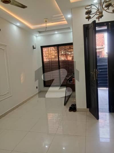 الکبیر ٹاؤن - فیز 2 الکبیر ٹاؤن,رائیونڈ روڈ,لاہور میں 2 کمروں کا 3 مرلہ بالائی پورشن 32.0 ہزار میں کرایہ پر دستیاب ہے۔