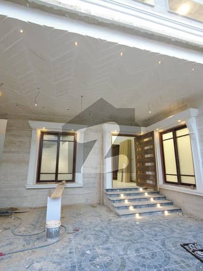 پام ریزیڈنسی حیدر آباد میں 7 کمروں کا 16 مرلہ مکان 12.0 کروڑ میں برائے فروخت۔