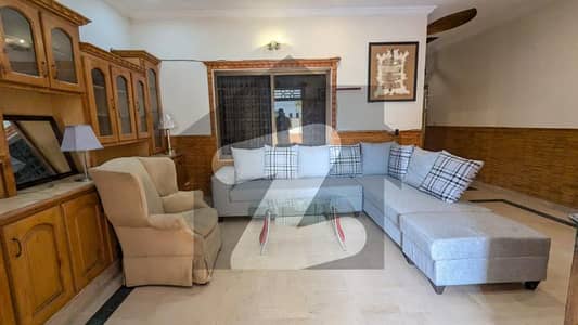 ای ۔ 11 اسلام آباد میں 6 کمروں کا 12 مرلہ مکان 4.5 لاکھ میں کرایہ پر دستیاب ہے۔