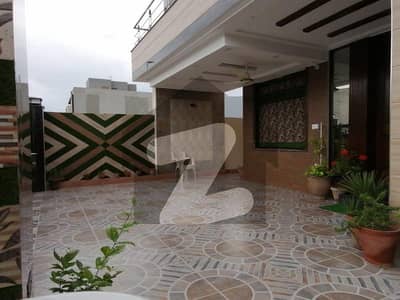 بحریہ آرچرڈ لاہور میں 3 کمروں کا 10 مرلہ بالائی پورشن 60.0 ہزار میں کرایہ پر دستیاب ہے۔