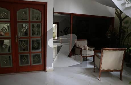 Defence 1000 yards bungalow for sale