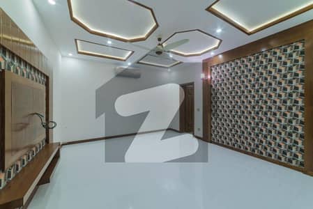 D H A Lahore 1 Kanal Owner Build Design House With 100% Original Pictures  Available For Rent
