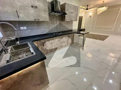 A Spacious 10 Marla House In Top City 1 - Block A