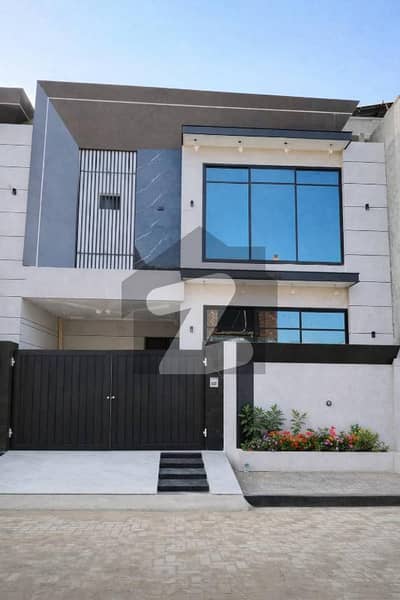 سٹی ولاز وزیر آباد روڈ,سیالکوٹ میں 3 کمروں کا 5 مرلہ مکان 3.25 کروڑ میں برائے فروخت۔