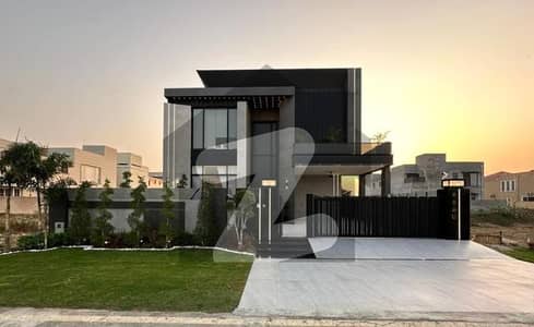 20 MARLA BRAND NEW MODERN DESIGN BEAUTIFUL BUNGALOW IS AVAILABLE FOR SALE IN DHA PHAS 7 S-BLOCK