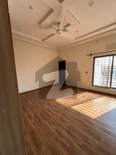 میڈیا ٹاؤن راولپنڈی میں 3 کمروں کا 12 مرلہ بالائی پورشن 85.0 ہزار میں کرایہ پر دستیاب ہے۔