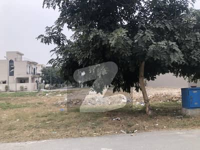 Direct Approach To Main road Nearest To Main Park 9Town 5Marla Plot For Sale